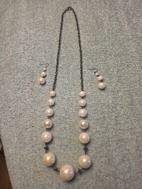 VINTAGE Faux Pearl Statement Necklace Earring Set Gunmetal Flower Bead Spacer